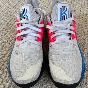 Nike Kyrie Low 2 White Blue Crimson Men’s Basketball Shoe